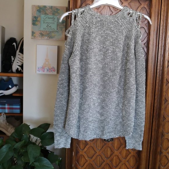 Cloud Chaser Cold Shoulder Sweater -  Sixe XS,  NWOT! - Picture 3 of 16